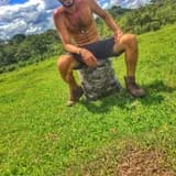 Murilo Moreno no pasto durante temporada de caça